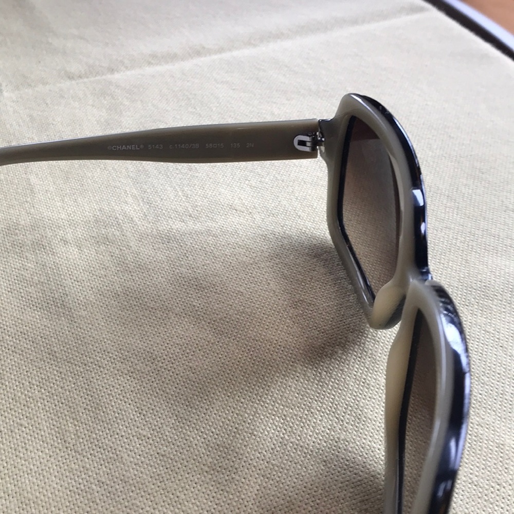 Chanel sunglasses.... authentic😎 - Picture 4 of 7